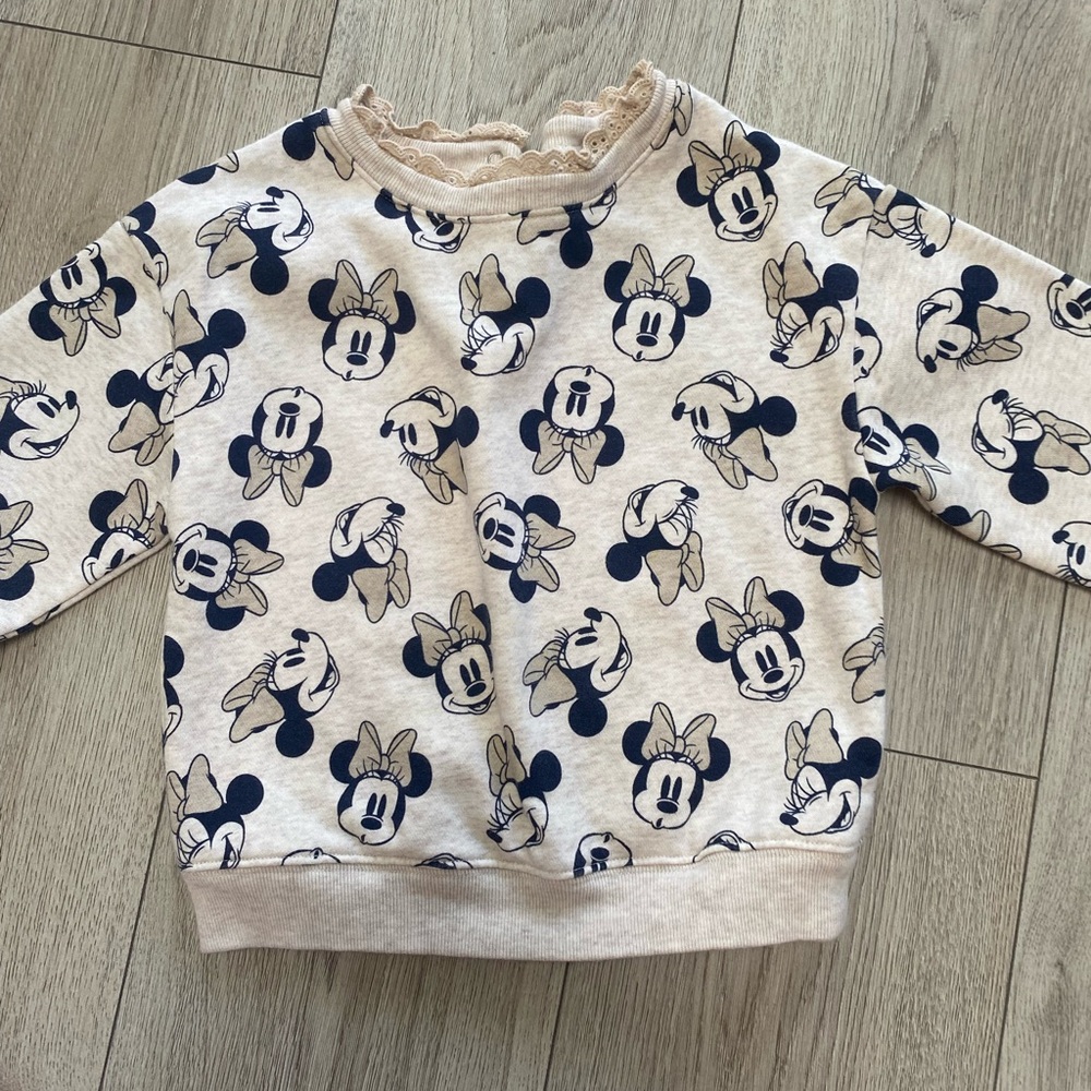 Gap & Minnie Mouse sweater excellent condition